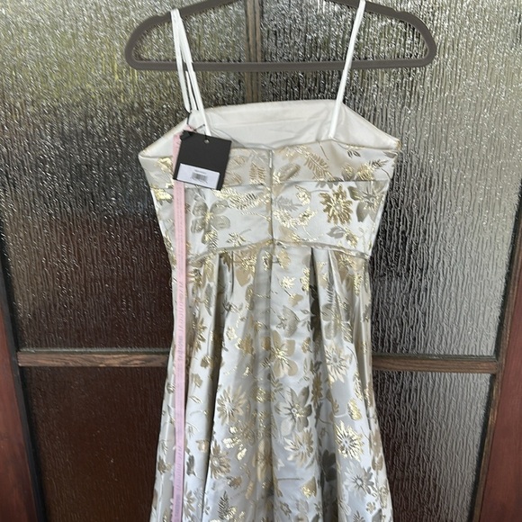 Mac Duggal NEW White Gold Brocade Strapless Golden Floral High Low Gown - Size 6 - Picture 13 of 15